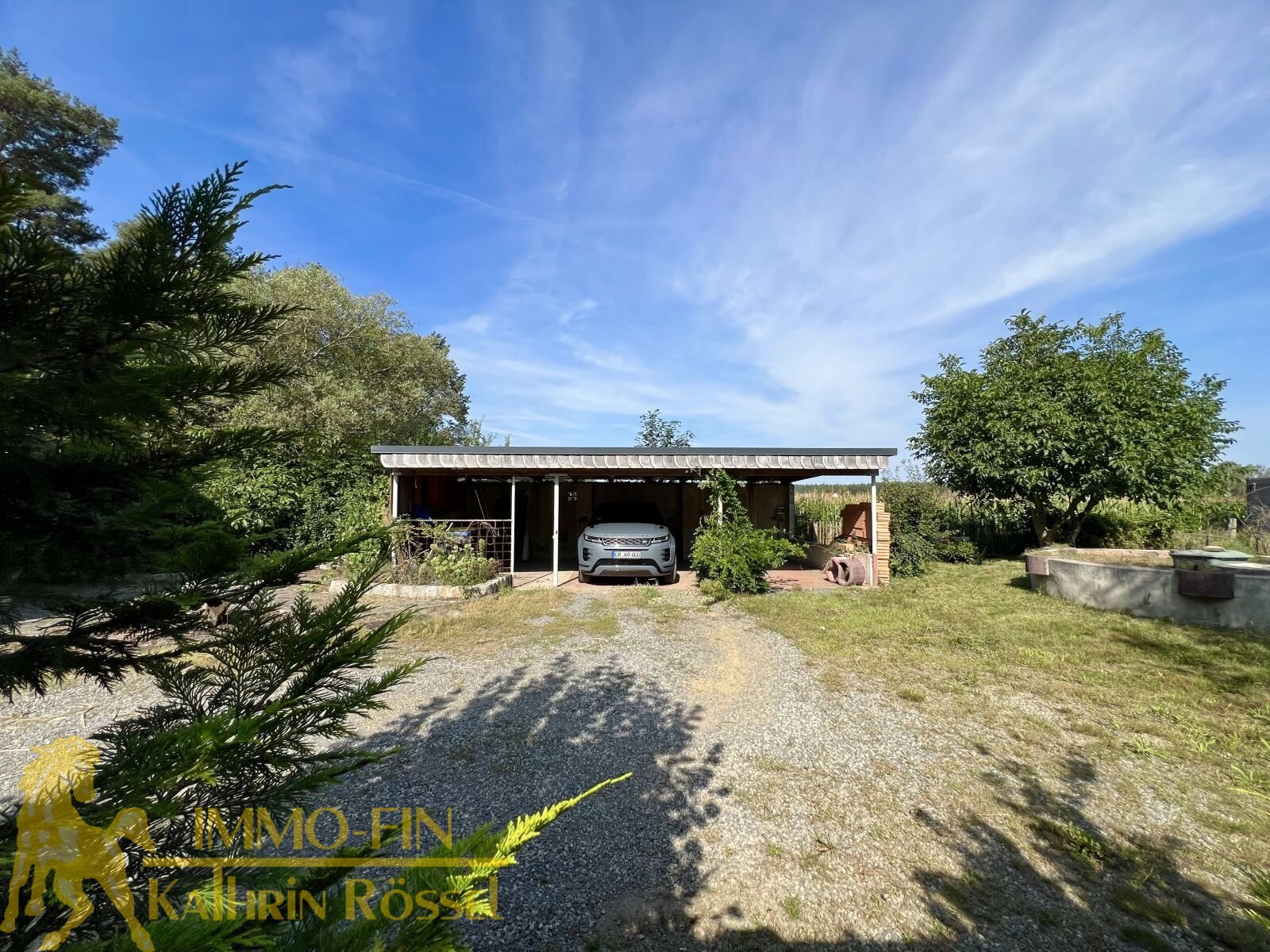 Carport mit 3 PKW-Plätzen