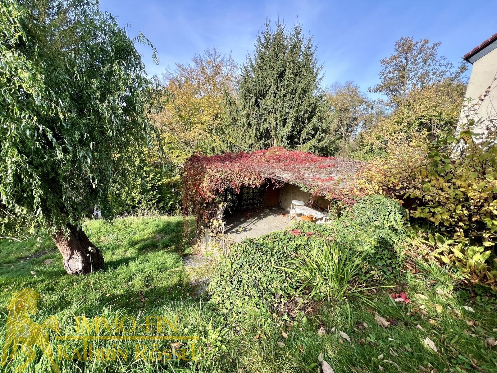 Geschützter Sitzbereich im Garten