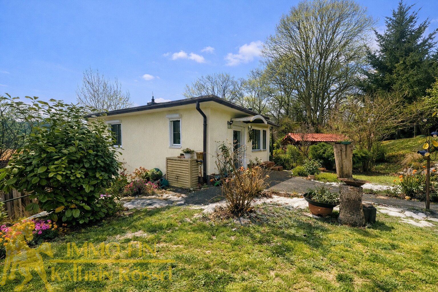 Preis-Chance in Bad Muskau – kompaktes Eigenheim mit 1.834 m² Grundstück unter 100.000 € Preis-Chance in Bad Muskau – kompaktes Eigenheim mit 1.834 m² Grundstück unter 100.000 €