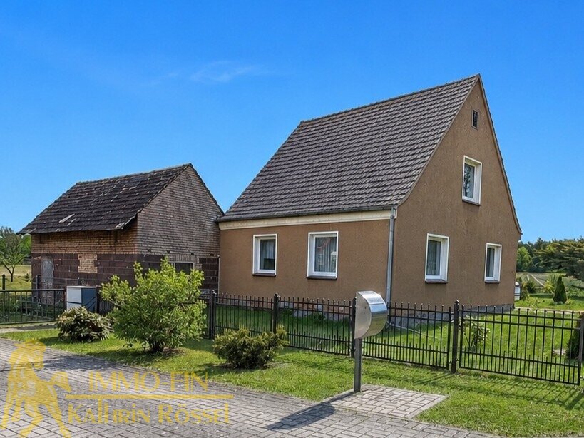 Solides Wohnhaus mit großem Grundstück und viel Entwicklungspotenzial Solides Wohnhaus mit großem Grundstück und viel Entwicklungspotenzial